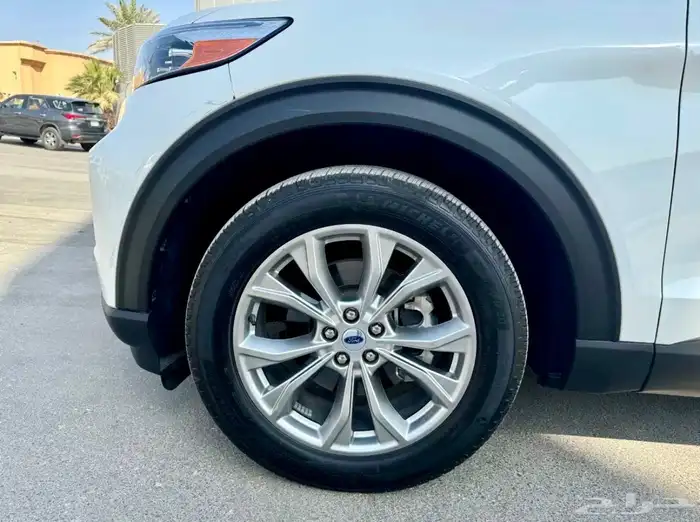 Ford Explorer XLT 2023 (Lather seat and Sunroof) 6