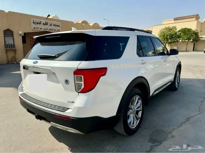 Ford Explorer XLT 2023 (Lather seat and Sunroof) 3