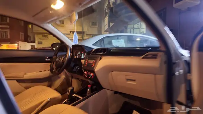 للبيع سوزوكي ديزاير 2022 نظيفة 5