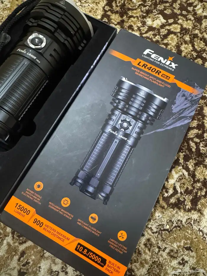 كشاف فينكس FENIX LR40R 1