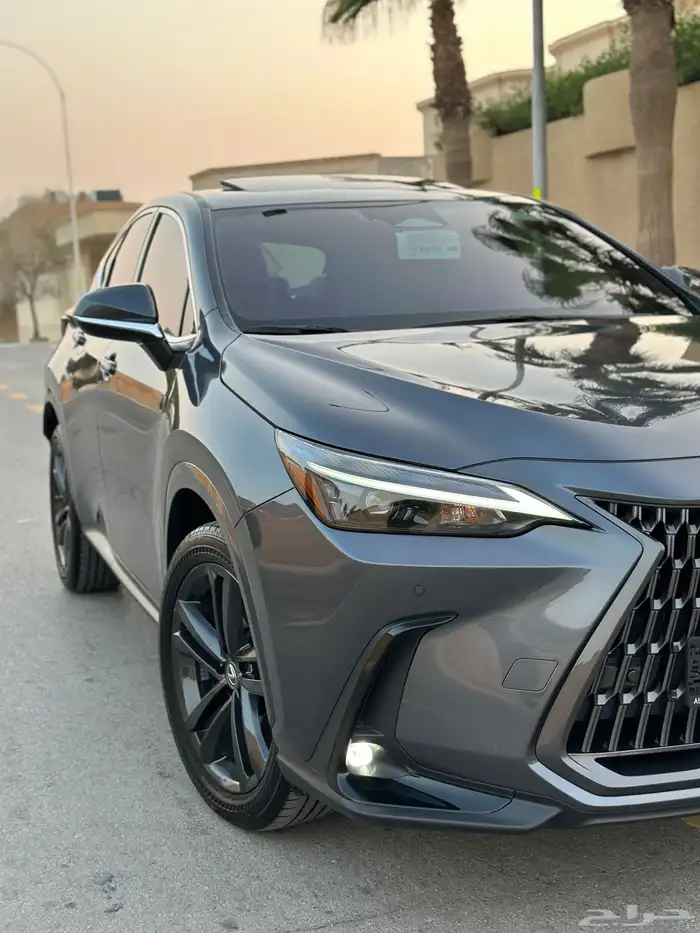 لكزس NX350h شبه جديده ماشيه 16 الف فقط بحاله الوكاله 50