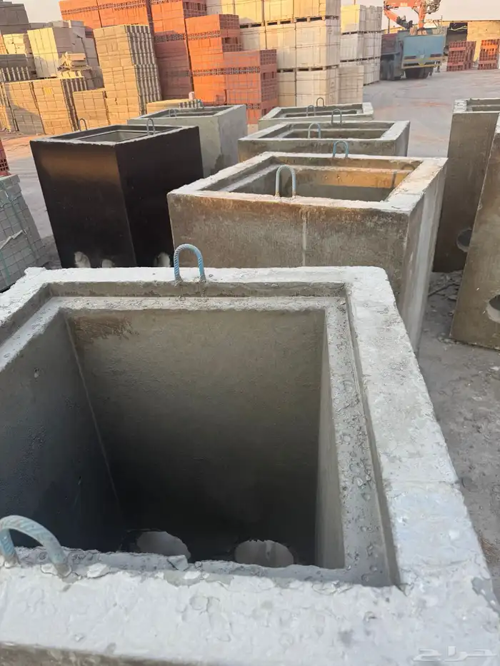 حواجز خرسانية مناهيل 21