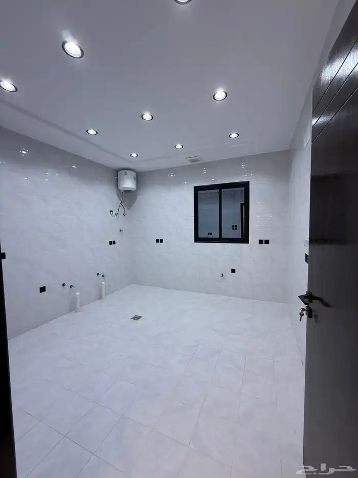 للبيع روف علوي بدرج خارجى بالموسى الشرقى بمدينه خميس مشيط 7