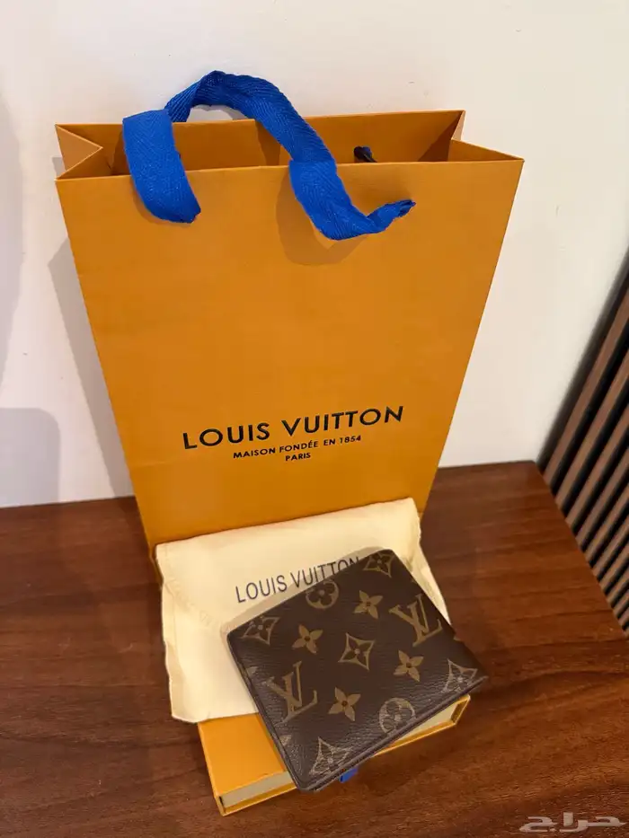 محفظة من لويس فيتون اصليه 1