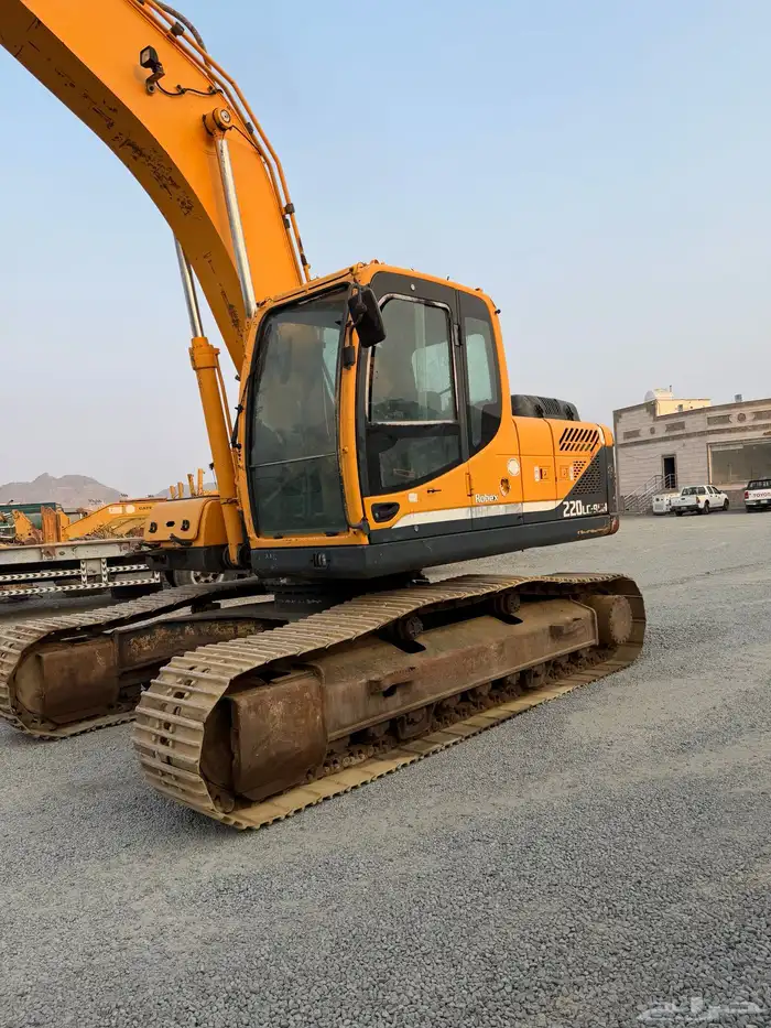 للبيع بوكلين هونداي 9-220موديل 2012 4