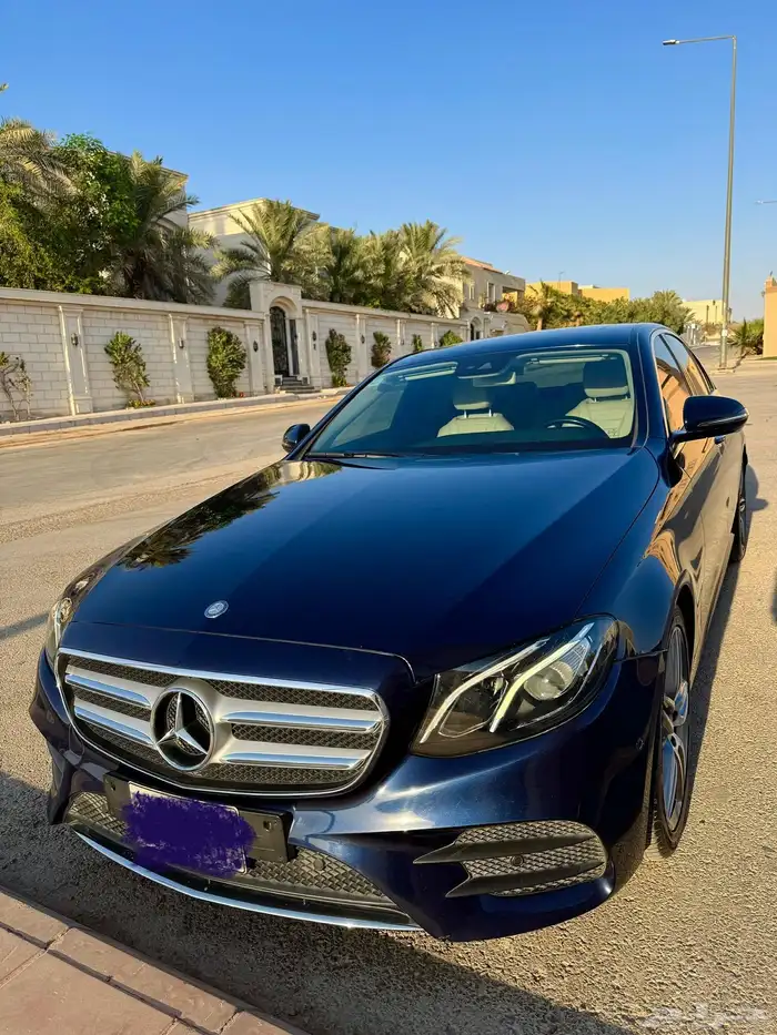 للبيع مرسيدس E300 موديل 2017 كحلي 4