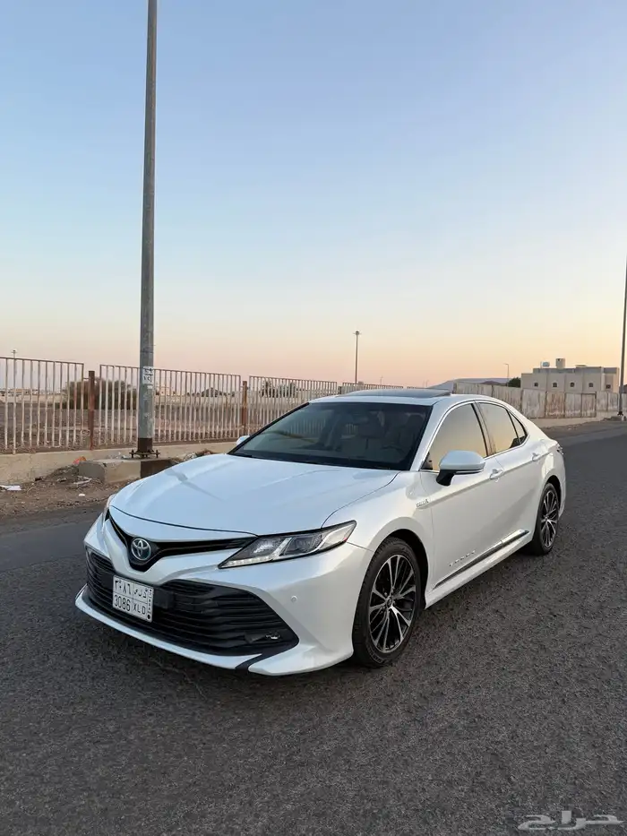 تويوتا كامري 2020 GLE هايبرد نظيفه جدا 2