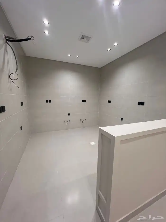 عمارة للبيع بالكامل جديدة 6 شقق في حي السعيد 10