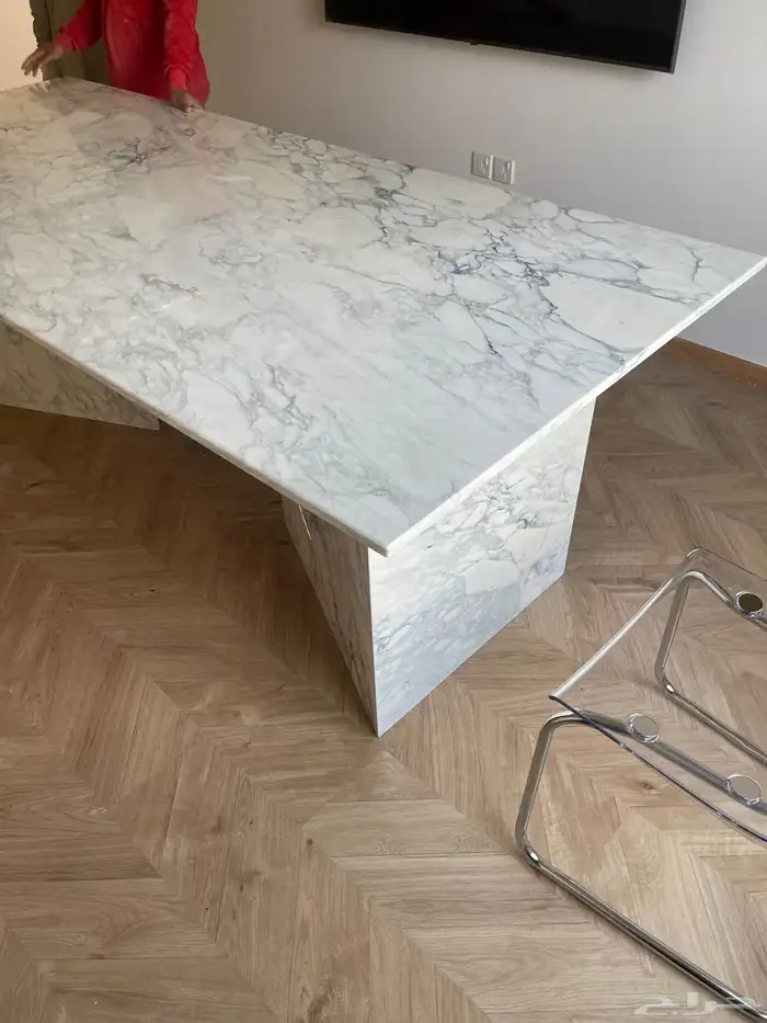 طاولة رخام طبيعي مقاس 2.70x 1.10 م ((1900ريال)) 1