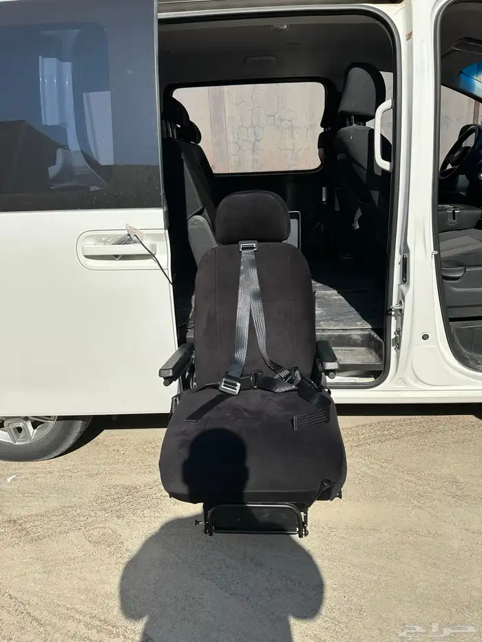 فان استاريا هيونداي 2023 8