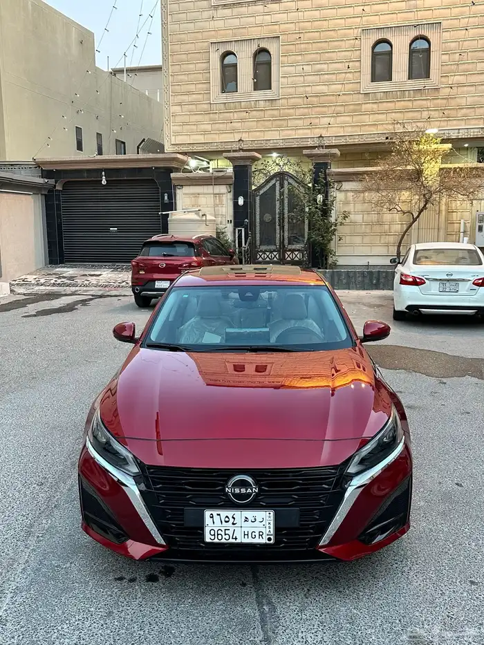 نيسان التيما 12