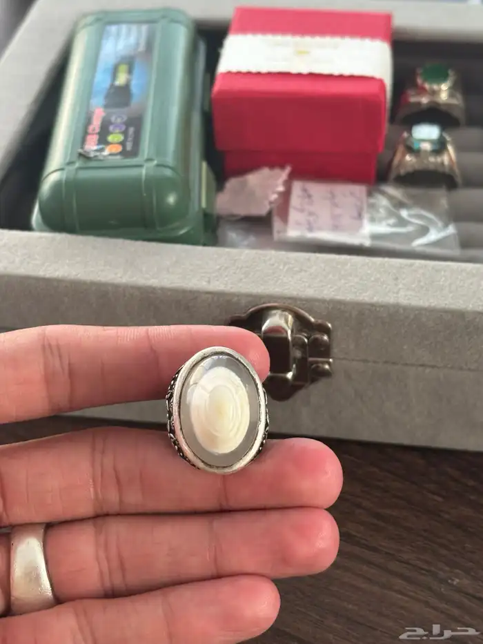 خاتم عقيق سليماني عين السمكه نادر نقش وردتين مميز 4