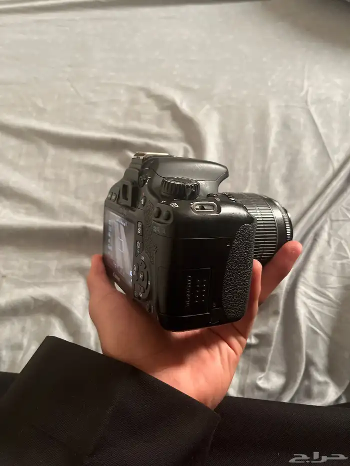 كاميرا من كانون EOS550D مستعمل مع جميع ملحقاته 4