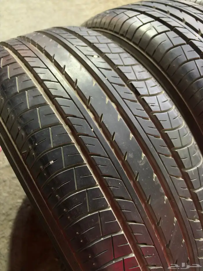 كفرات 215 55 17 يكوهاما وكالة كامري شبه جديده 5