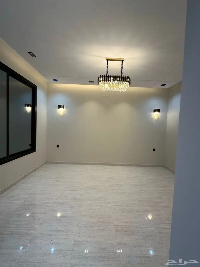 شقق ارضية 550 الف و علوية 500 الف بقرب من الممشي 1