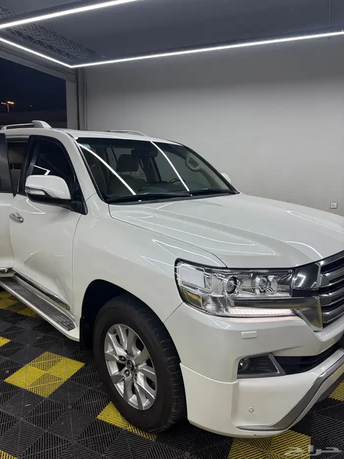 لاندكروزر 2018 GXR 10