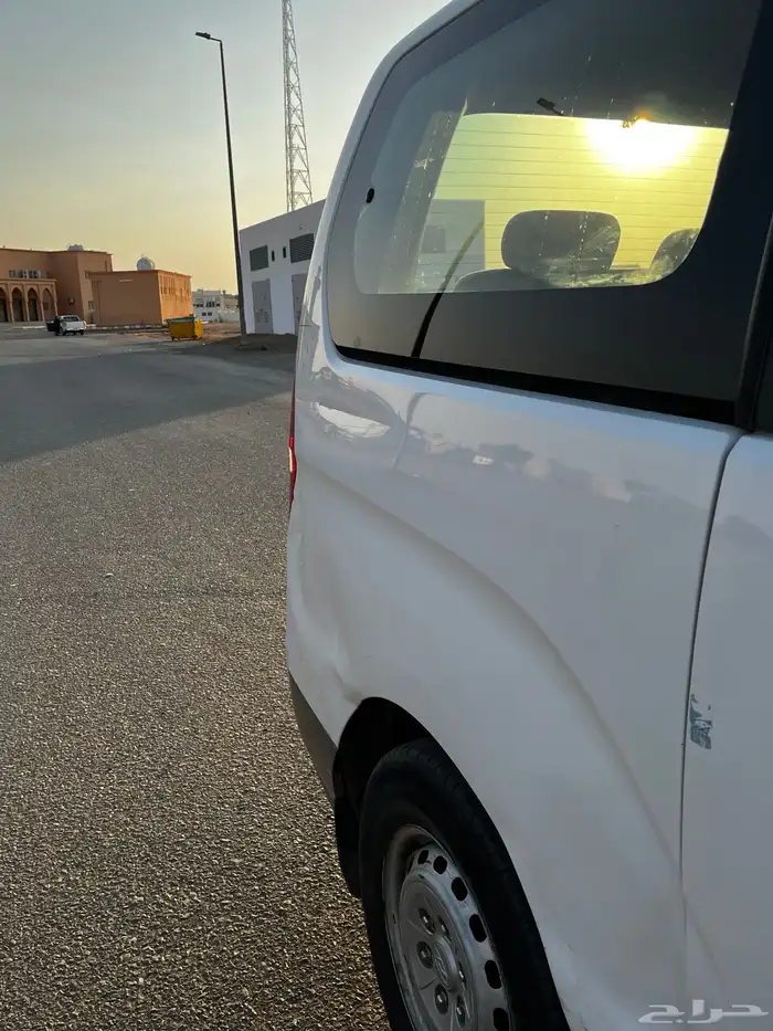 H-1 باص هيونداي 2016 14