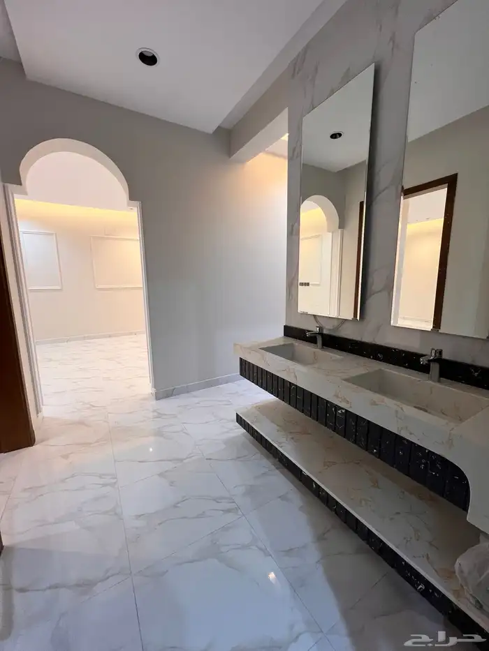 للبيع روف علوى بمدخل سياره حى النور شمال الخميس 750 الف 11