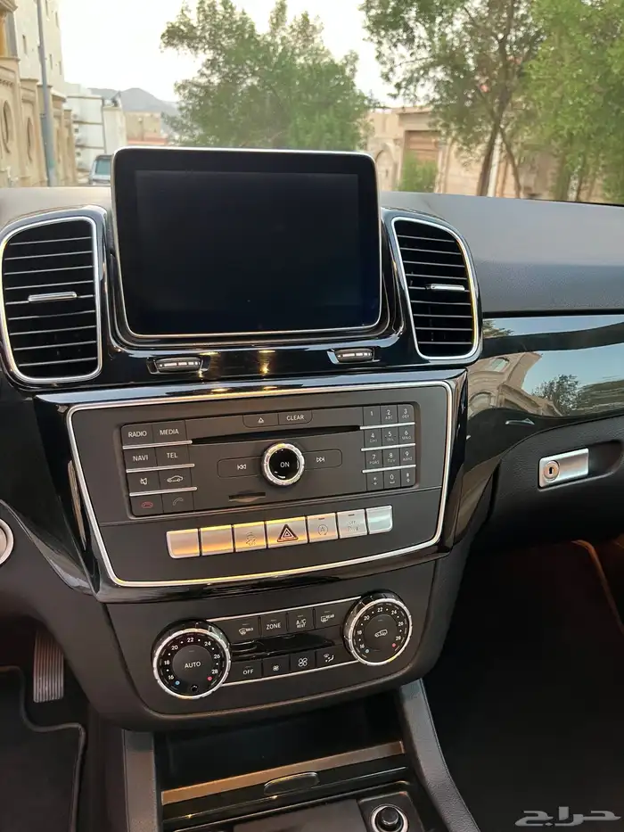 مرسيدس بنز GLE ممشى قليل ونظيف جدا 17