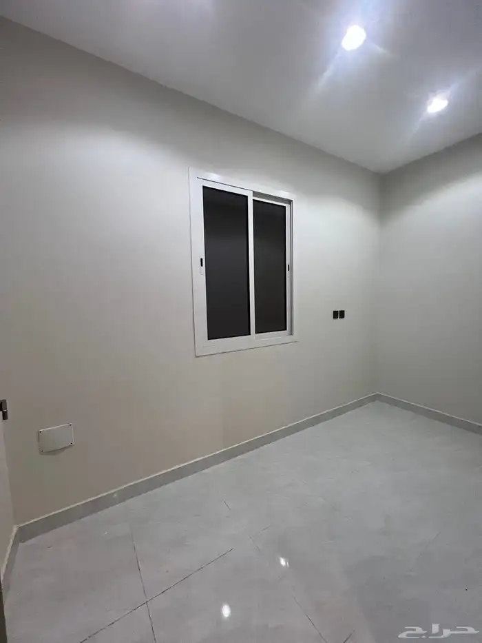 للبيع فيلا راقية دورين و ملحق احد رفيدة حي العزيزية 18