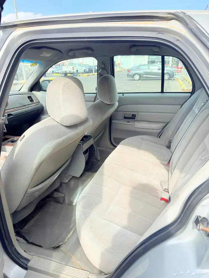 فورد كراون فكتوريا 2003 6