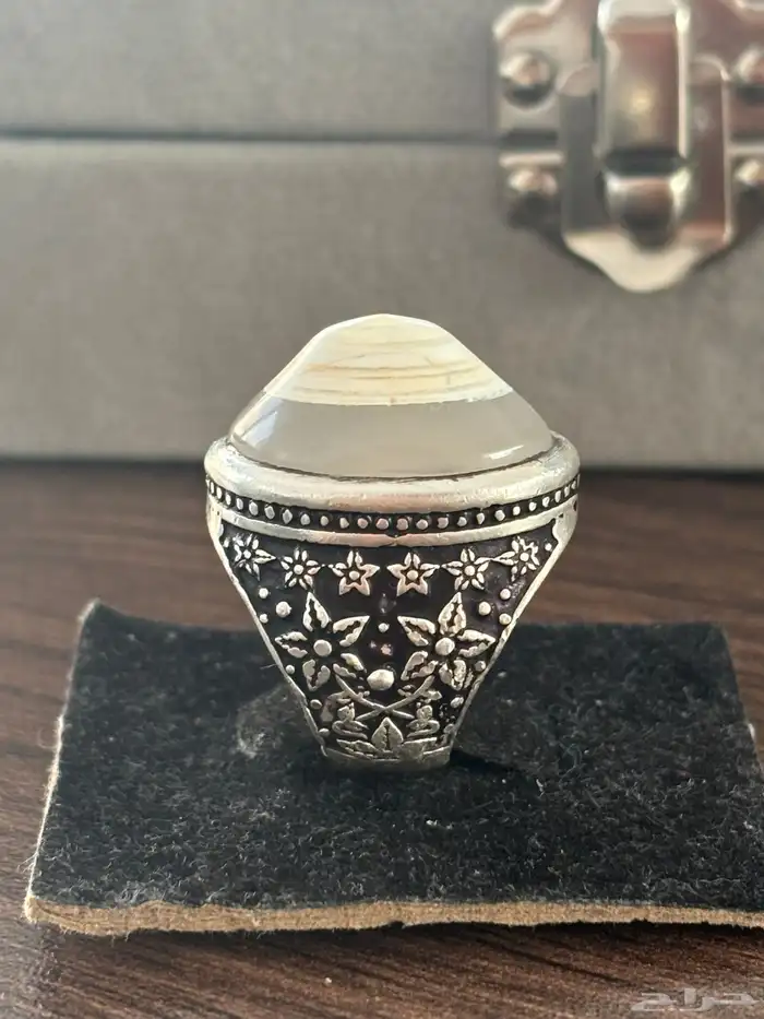 خاتم عقيق سليماني عين السمكه نادر نقش وردتين مميز 0