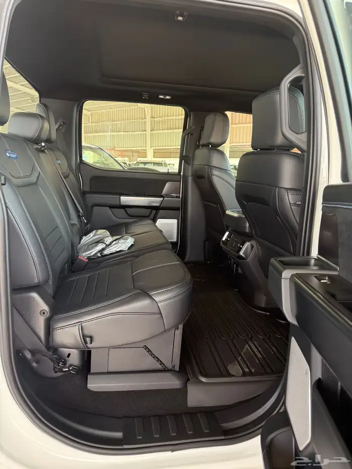فورد F150 غمارتين بلاتينيوم فل موديل 2025 20