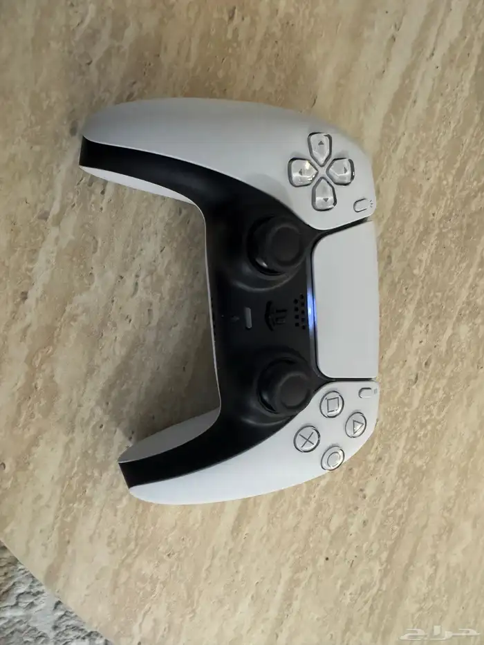 يد سوني 5 جديدة الي تجي مع كرتون السوني غير مستخدمه ابدا 1