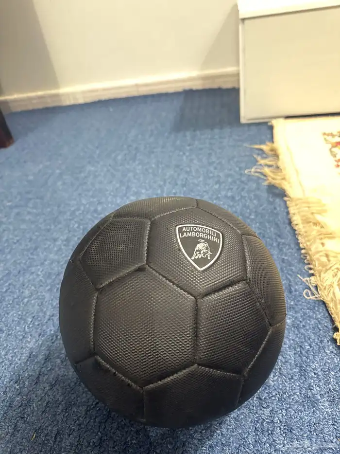 كوره لامبورجيني جلد اصلي للبيع ابدو السوم 0