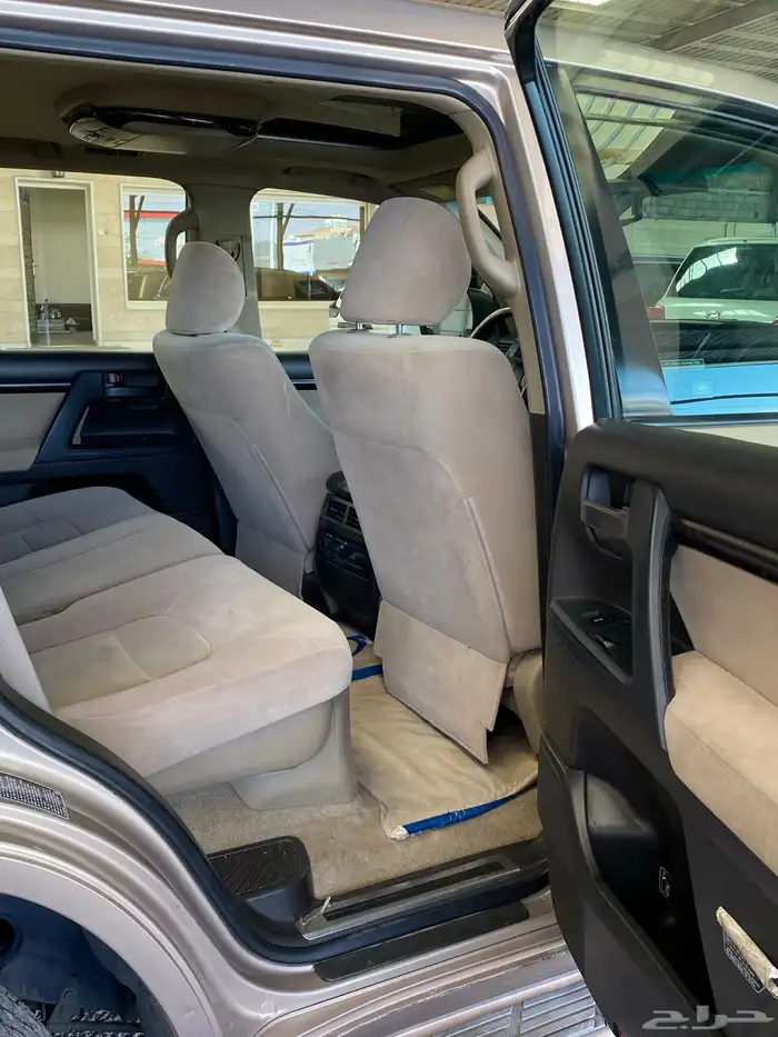 جى اكس ار 2009 ( 8 سلندر ) 12