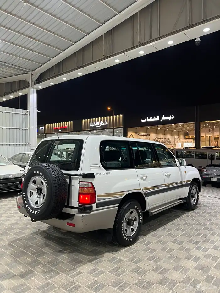 للبيع تويوتا لاندكروزر موديل 2000 5