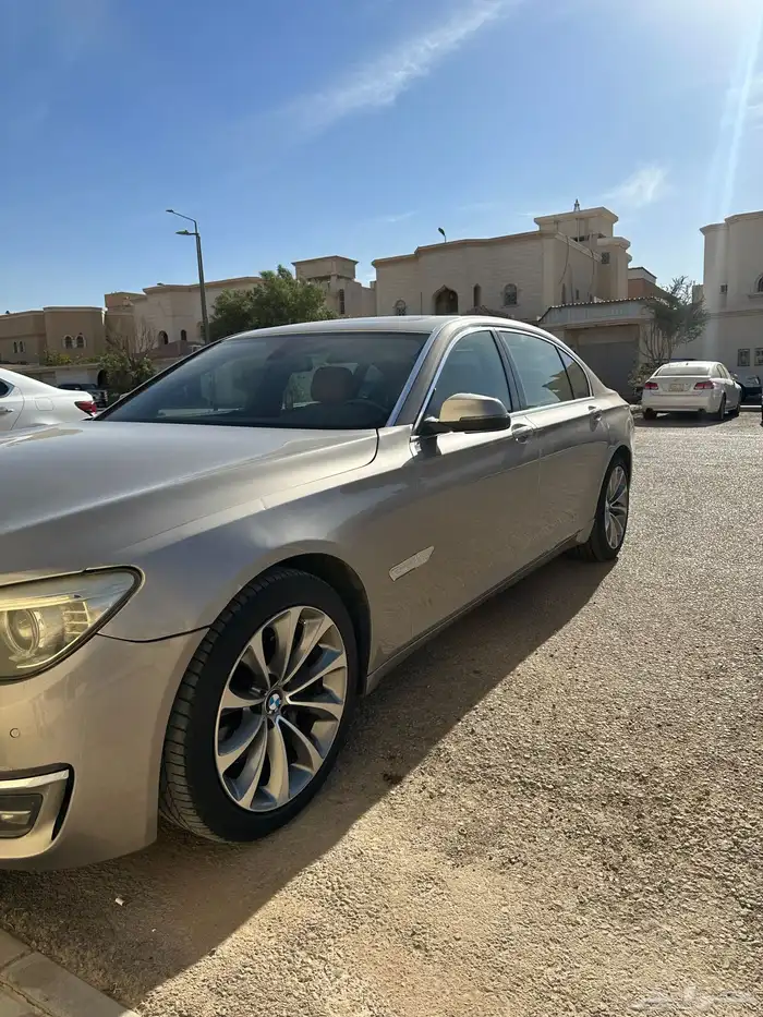 بي ام BMW 2015. 730 اقتصادي 0