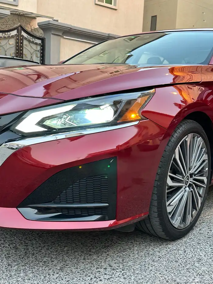 نيسان التيما 11