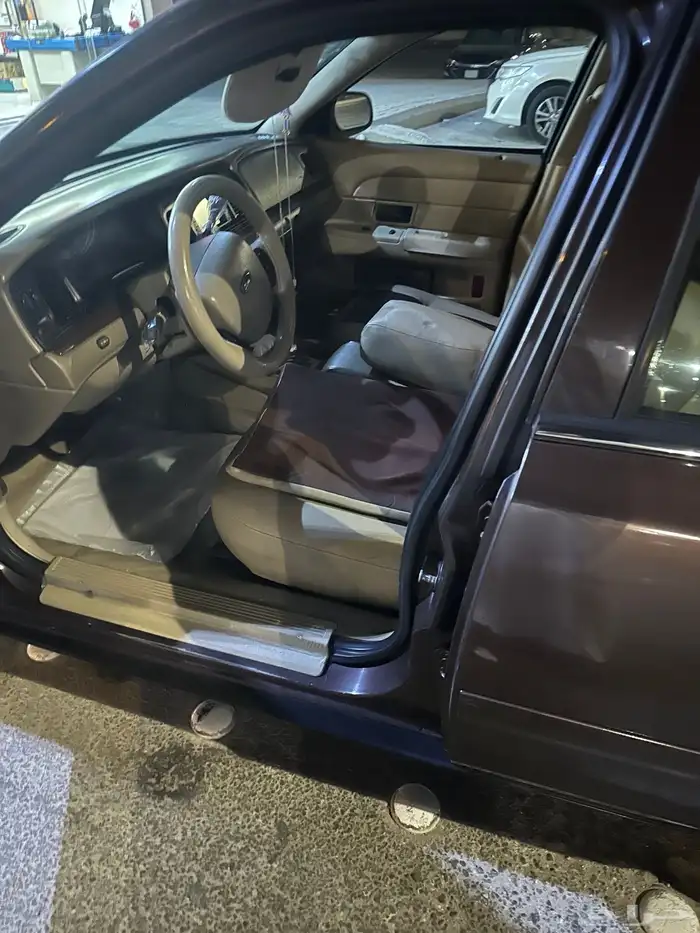 فورد كراون فيكتوريا 2007 3