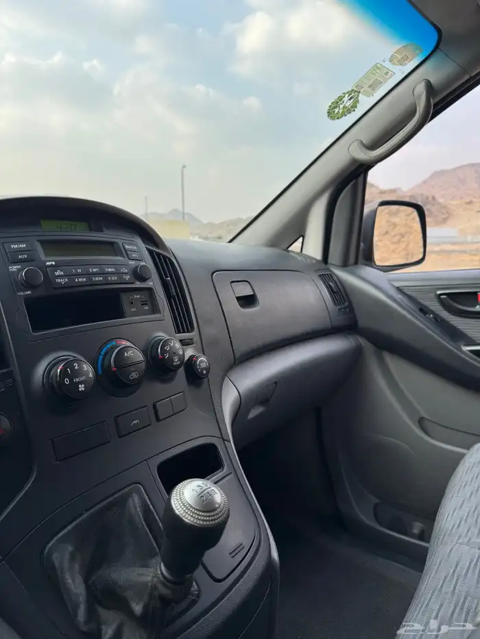 هونداي H1 مخزنه 2012 تم البيع 15