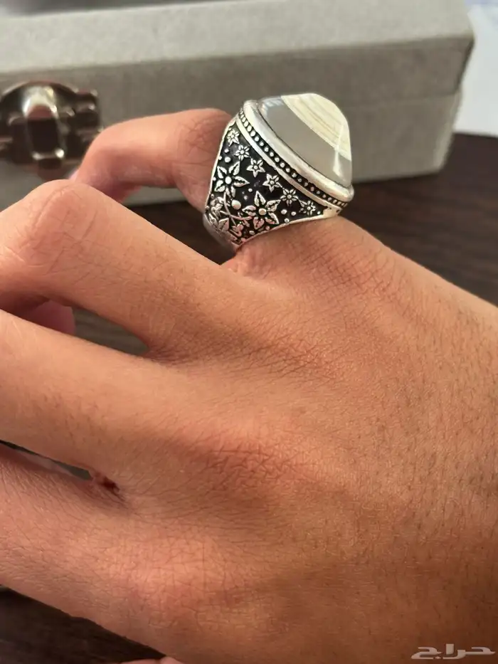 خاتم عقيق سليماني عين السمكه نادر نقش وردتين مميز 2