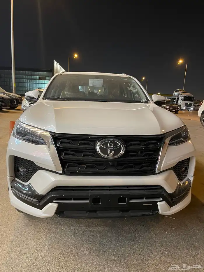 تويوتا فورتشنر VX3 بنزين 2025 0