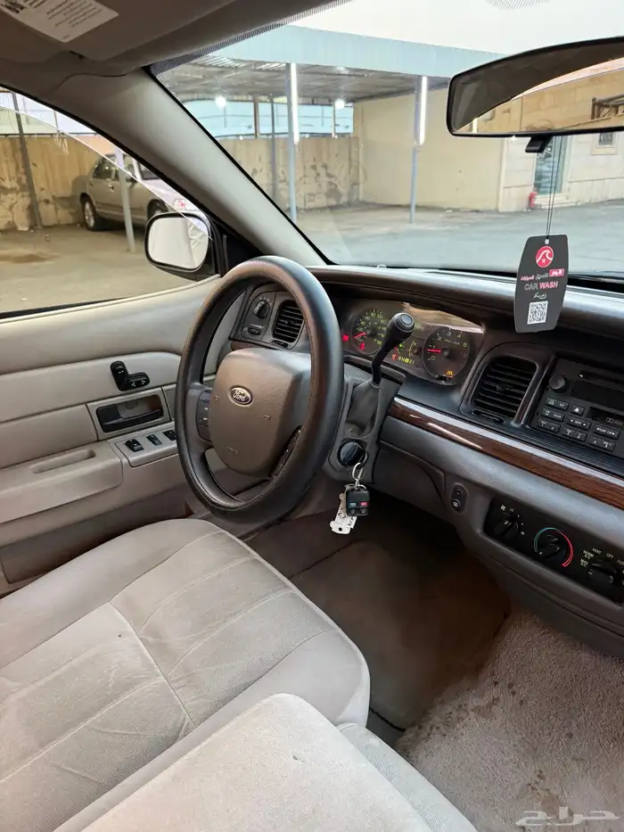 للبيع فورد فكتوريا 2010 شرط 24