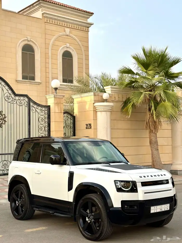 لاند روفر ديفندر 2023 2