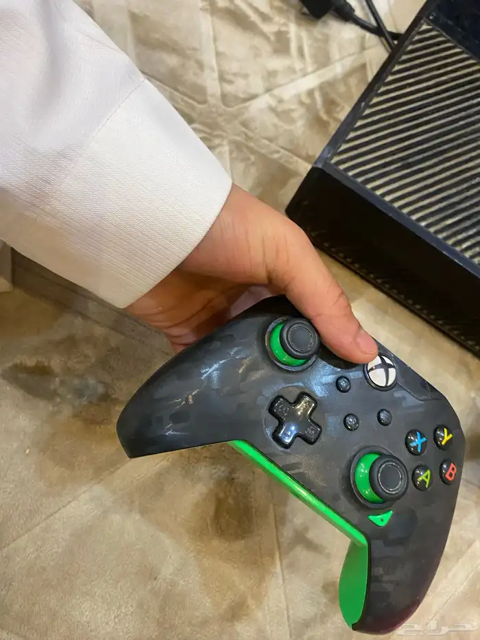 Xbox إ الجهاز نظيف لا يشكو من أي شيء ما قد فك مع 2