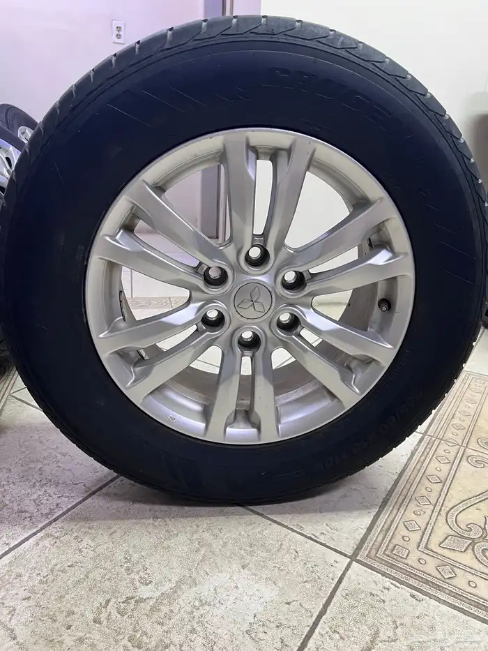 جنوط باجيرو اصلية مقاس 18 وكالة نظيفة جدا 1