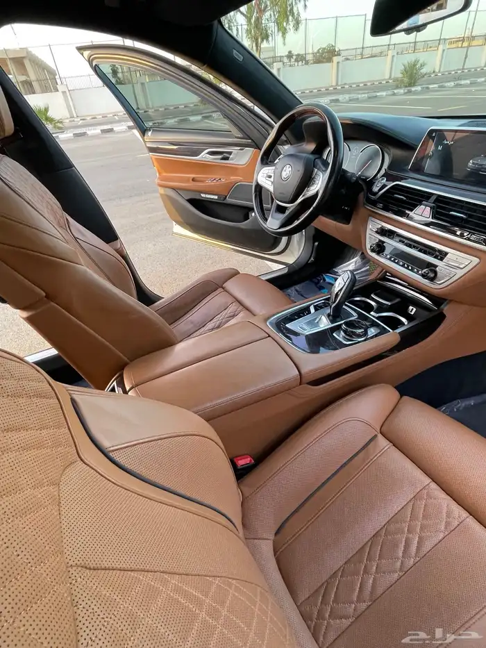 بي ام دبليو2017 فل كامل اعلى مواصفات740الموقع بريده 28