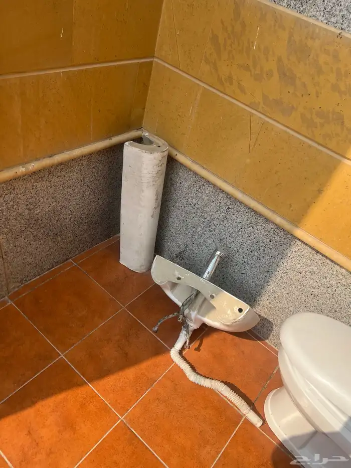 ابواب حديد وكراسي حمام 2