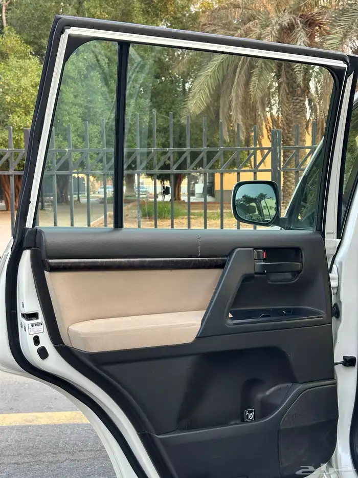 جيب لاند كروزر 2011 10