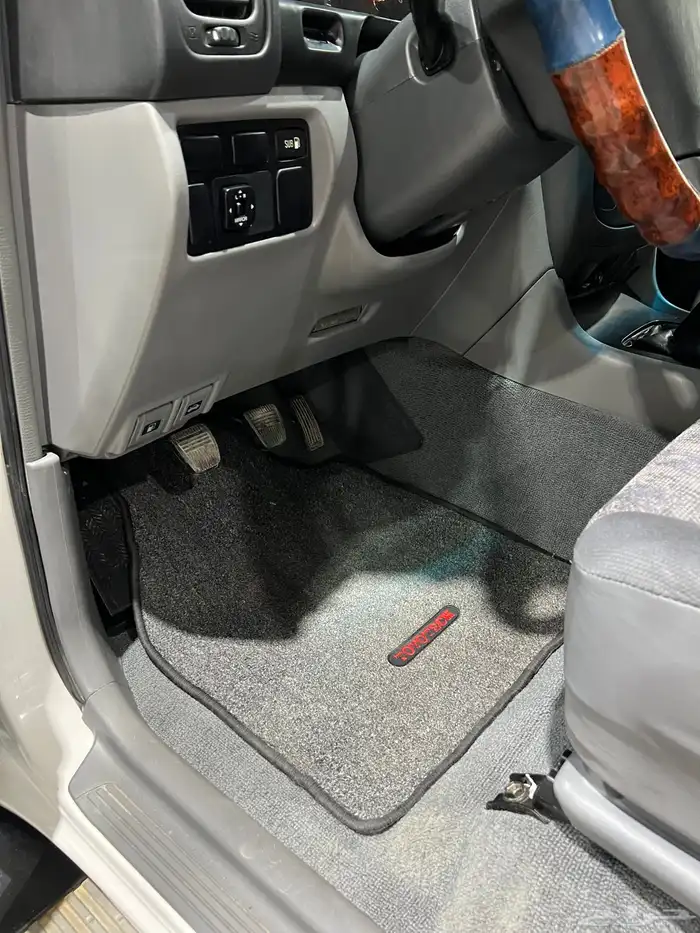 للبيع تويوتا لاندكروزر موديل 2000 20