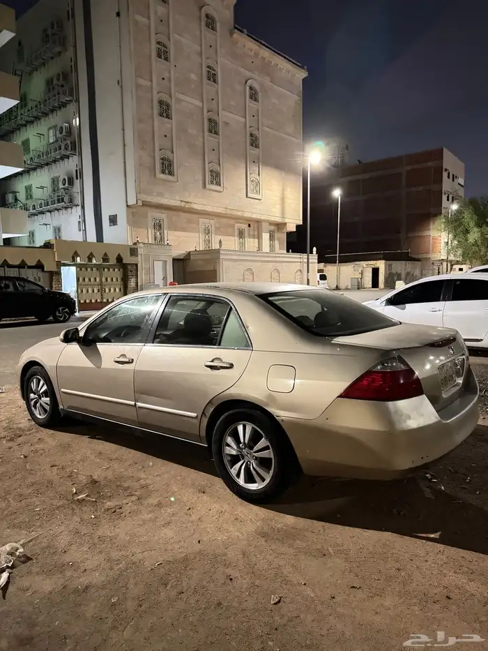 هوندا اكورد 2006 للبيع 4 سلندر نظيفه 3