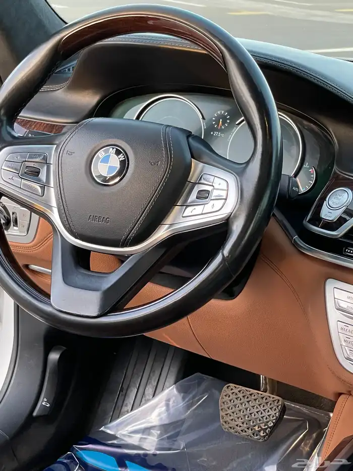 بي ام دبليو2017 فل كامل اعلى مواصفات740الموقع بريده 42