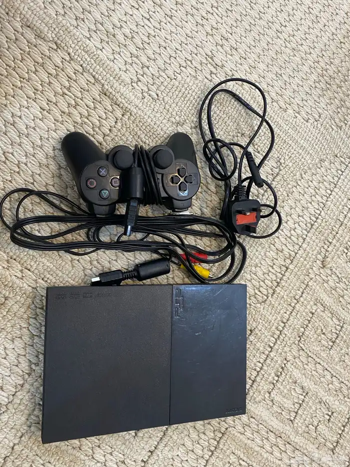 بلاستيشن 2 جديد وكاله شغال بس ما معاه اي شريط اي يبه يتواصل 3