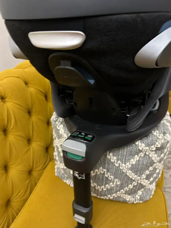 مقعد سيارة مع قاعدة cybex carseat 3