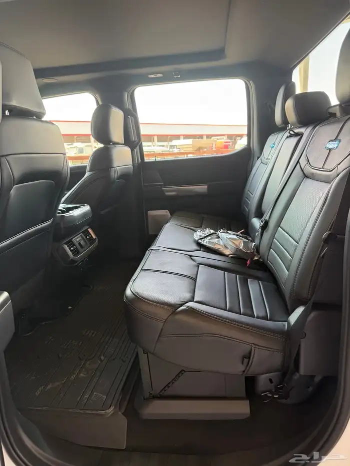 فورد F150 غمارتين بلاتينيوم فل موديل 2025 16